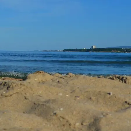 בית הארחה By The Sea *